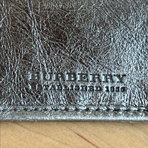 BURBERRY Quilted Patent Leather Wallet - Picture 3 of 12